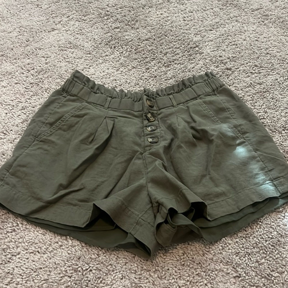 Green comfy shorts